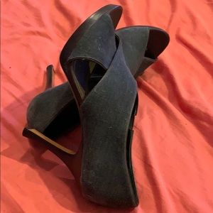tahari high heel
